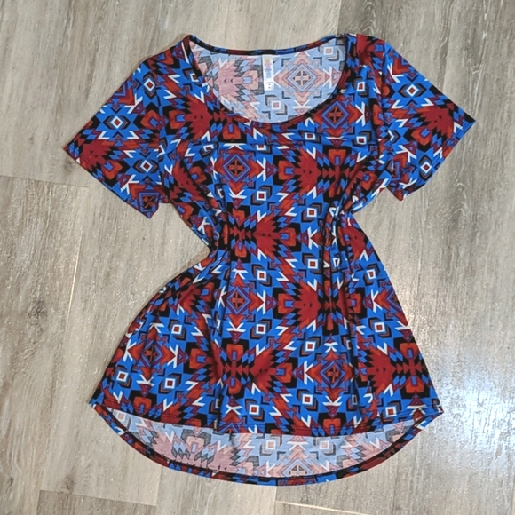 LulaRoe Classic Tee - Picture 1 of 2